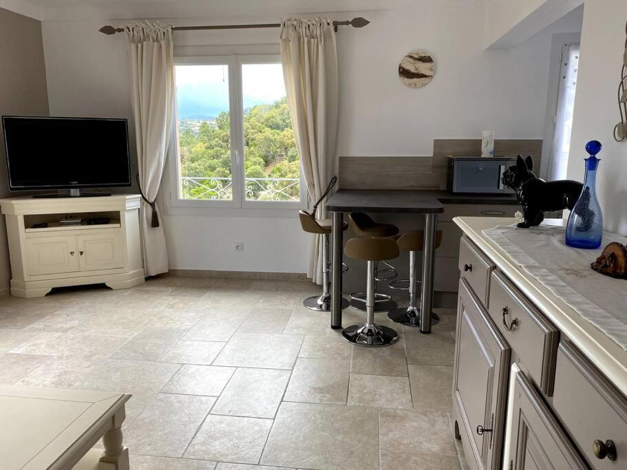 Agreable Appartement Vue Mer Les Issambres Exterior photo