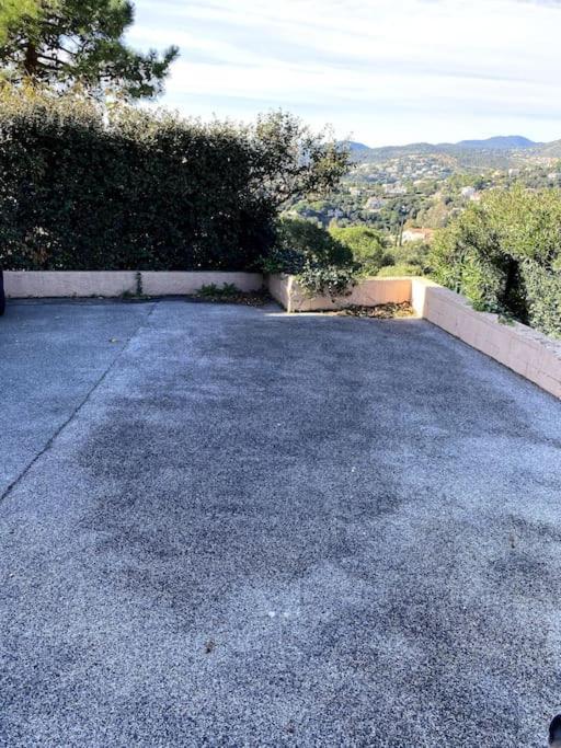Agreable Appartement Vue Mer Les Issambres Exterior photo