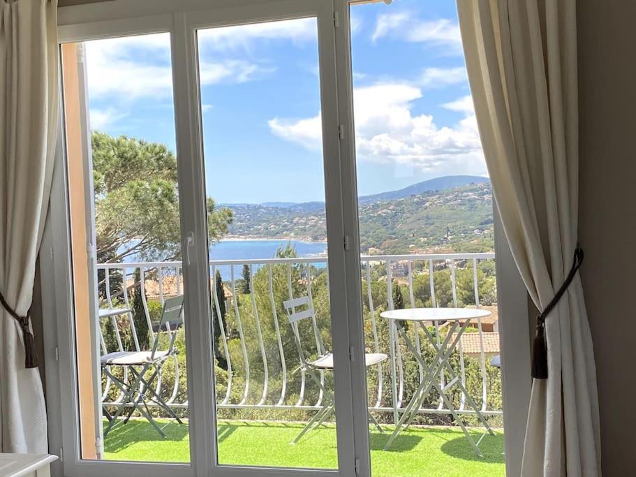 Agreable Appartement Vue Mer Les Issambres Exterior photo