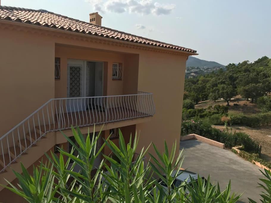 Agreable Appartement Vue Mer Les Issambres Exterior photo