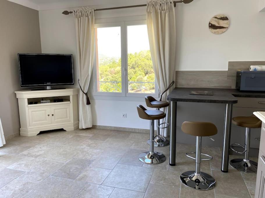 Agreable Appartement Vue Mer Les Issambres Exterior photo